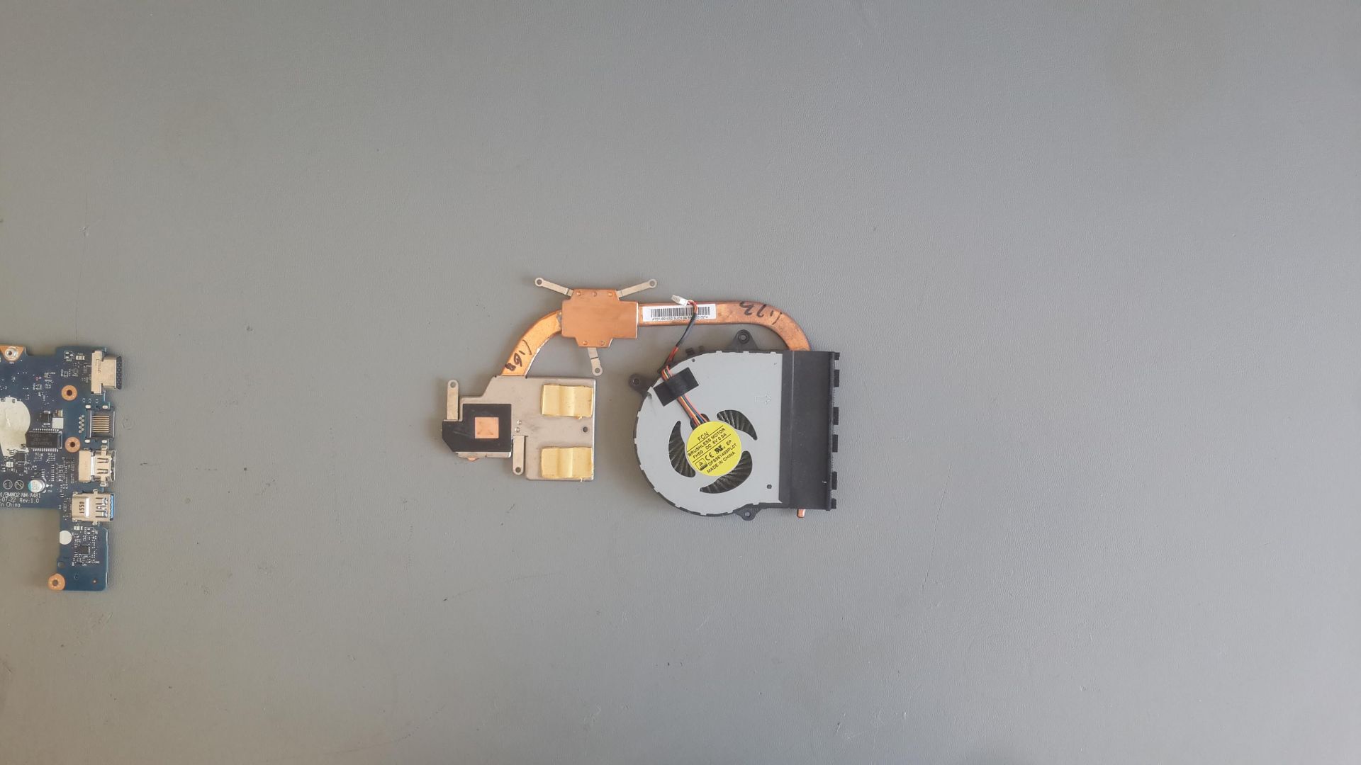 Lenovo IdeaPad 300-15isk 80Q7 Bakır Soğutucu ve Fan