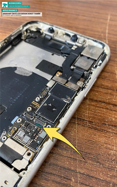 iPhone 11 FPC LCD Soket Tamiri